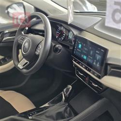 ئێم جی 5 پڵەس